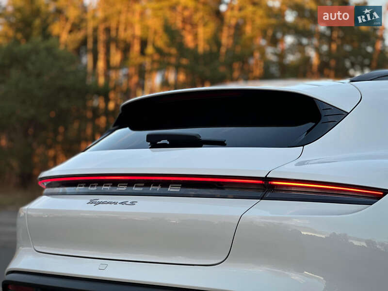 Універсал Porsche Taycan Sport Turismo 2023 в Києві фото 8 Універсал Porsche Taycan Sport Turismo 2023 в Києві