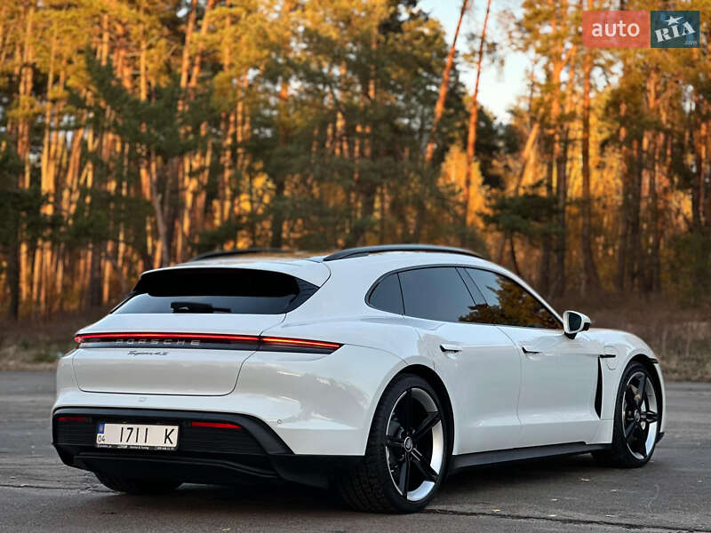 Універсал Porsche Taycan Sport Turismo 2023 в Києві фото 19 Універсал Porsche Taycan Sport Turismo 2023 в Києві