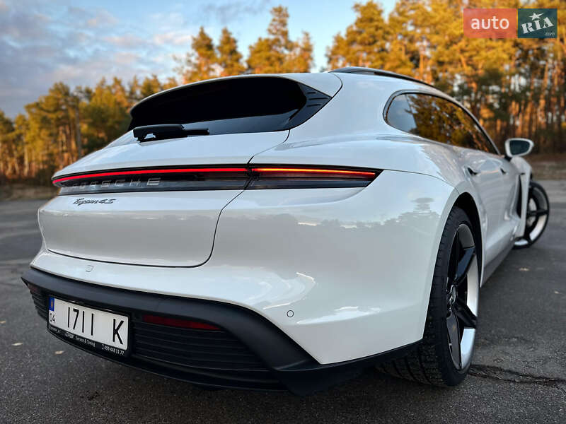 Універсал Porsche Taycan Sport Turismo 2023 в Києві фото 36 Універсал Porsche Taycan Sport Turismo 2023 в Києві
