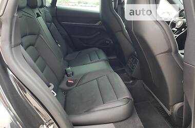 Купе Porsche Taycan 2021 в 