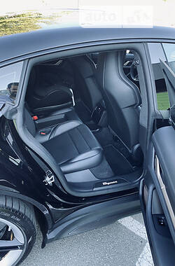Купе Porsche Taycan 2020 в 