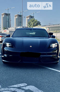 Купе Porsche Taycan 2020 в 