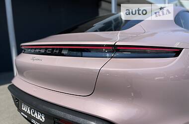 Седан Porsche Taycan 2020 в 
