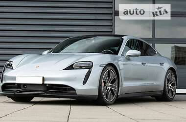 Седан Porsche Taycan 2020 в 