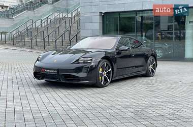 Седан Porsche Taycan 2021 в Киеве