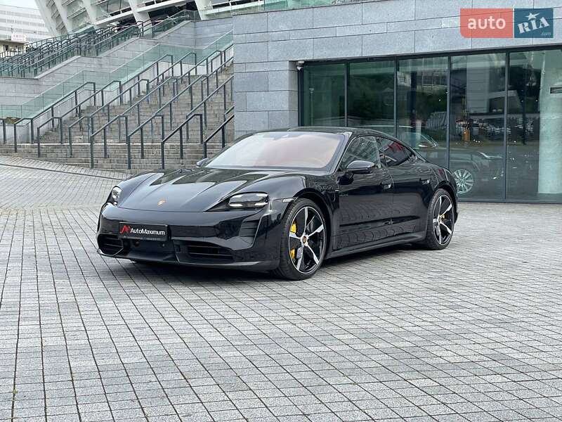 Седан Porsche Taycan 2021 в Києві