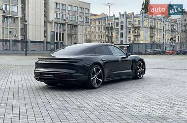 Седан Porsche Taycan 2021 в Киеве
