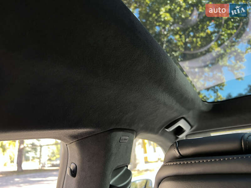 Седан Porsche Taycan 2020 в Одессе