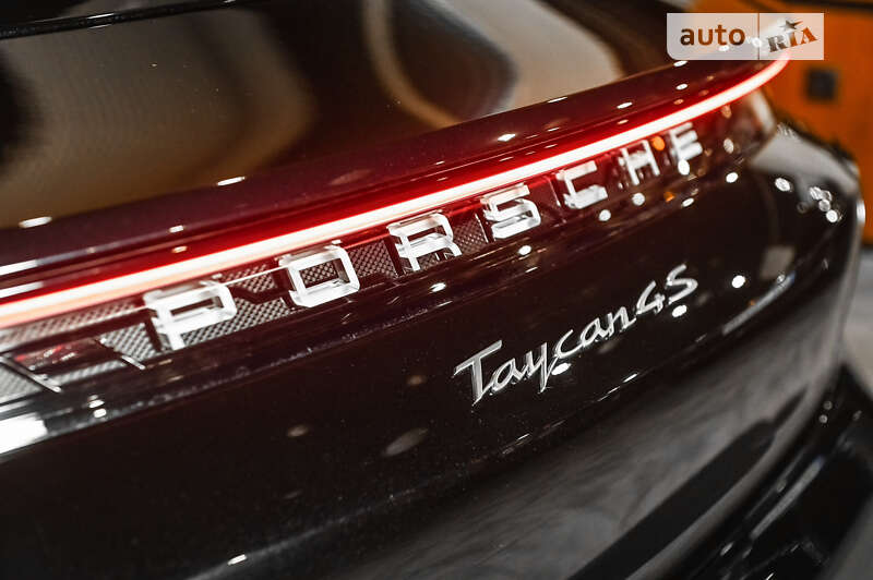 Седан Porsche Taycan 2020 в Одессе
