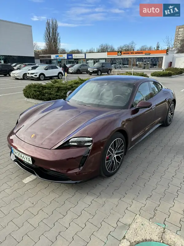 Porsche Taycan 2021