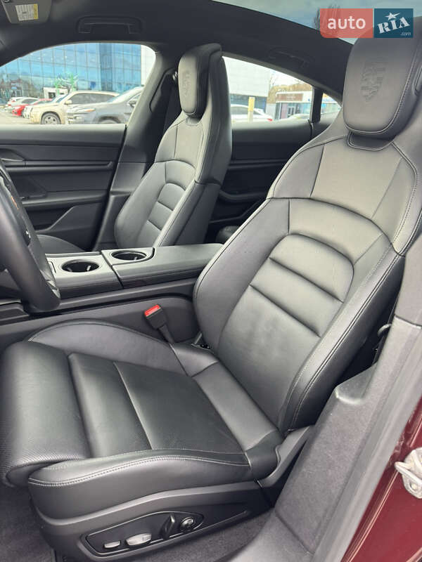 Седан Porsche Taycan 2021 в Одессе
