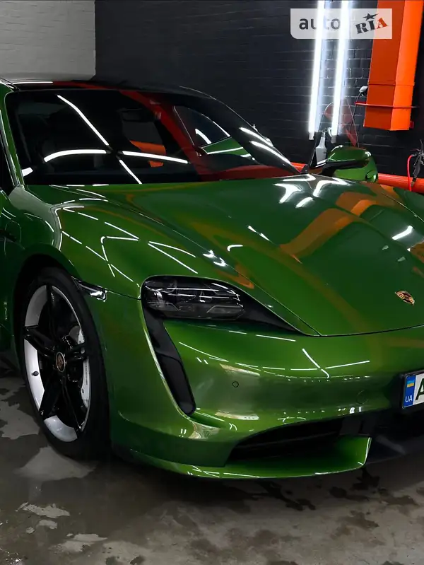 Porsche Taycan 2021