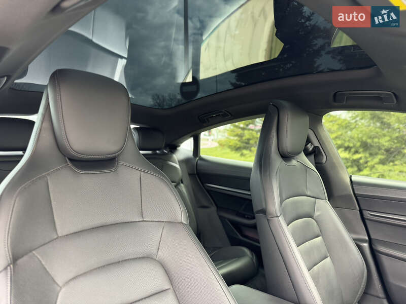 Седан Porsche Taycan 2020 в Одессе