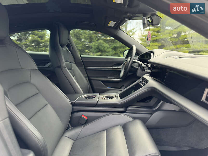 Седан Porsche Taycan 2020 в Одессе