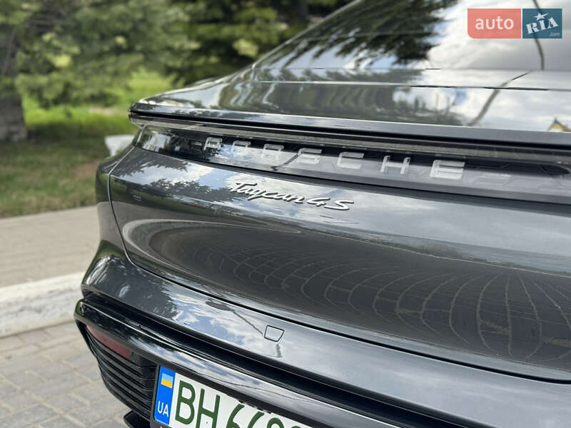 Седан Porsche Taycan 2020 в Одессе