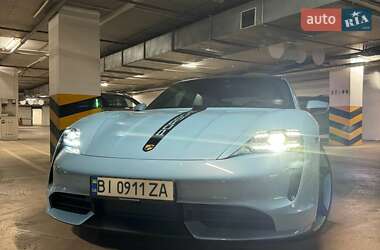 Седан Porsche Taycan 2020 в 