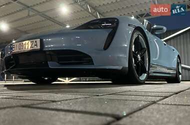Седан Porsche Taycan 2020 в 