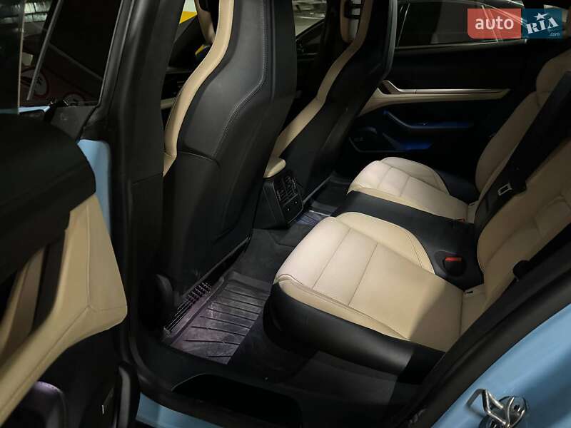 Седан Porsche Taycan 2020 в Полтаве