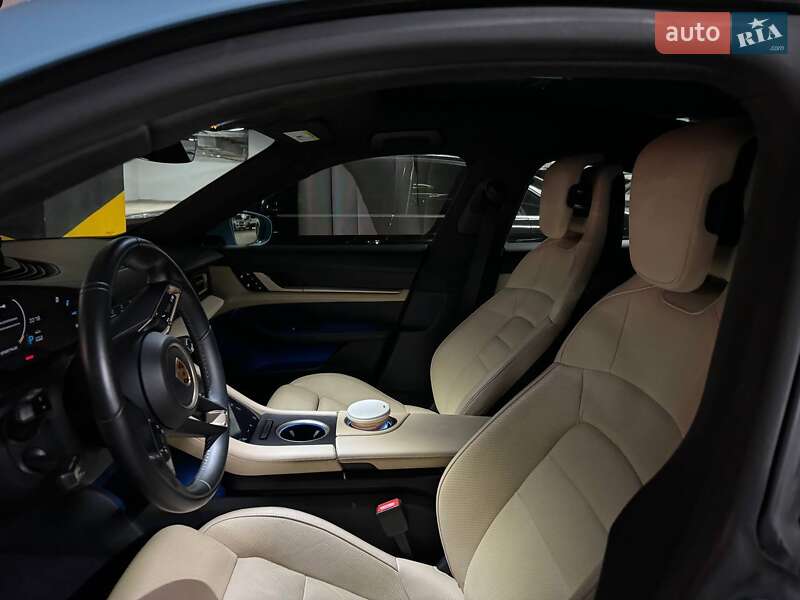 Седан Porsche Taycan 2020 в Полтаве