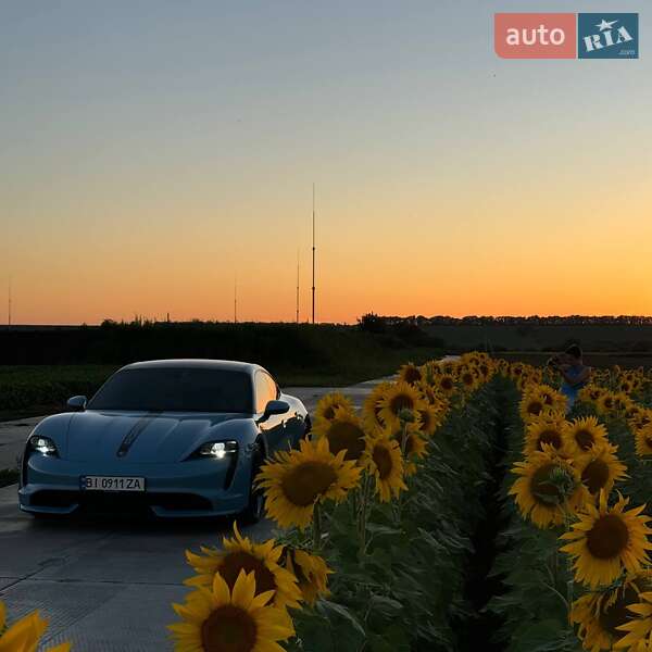 Седан Porsche Taycan 2020 в Полтаве