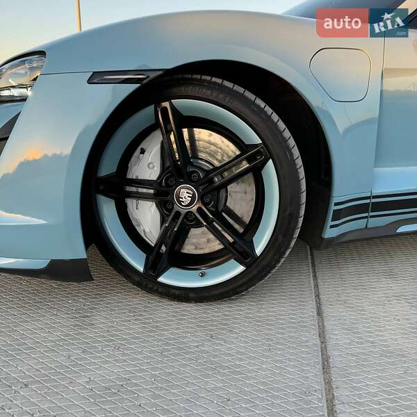 Седан Porsche Taycan 2020 в Полтаве