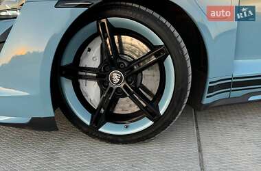 Седан Porsche Taycan 2020 в 
