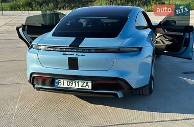 Седан Porsche Taycan 2020 в 