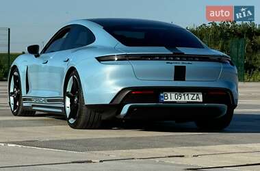 Седан Porsche Taycan 2020 в 