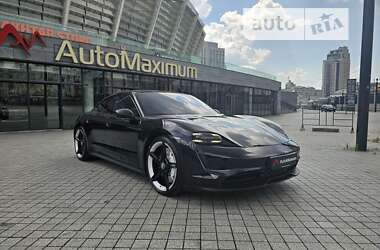 Седан Porsche Taycan 2021 в Киеве