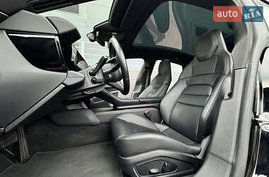 Седан Porsche Taycan 2021 в 