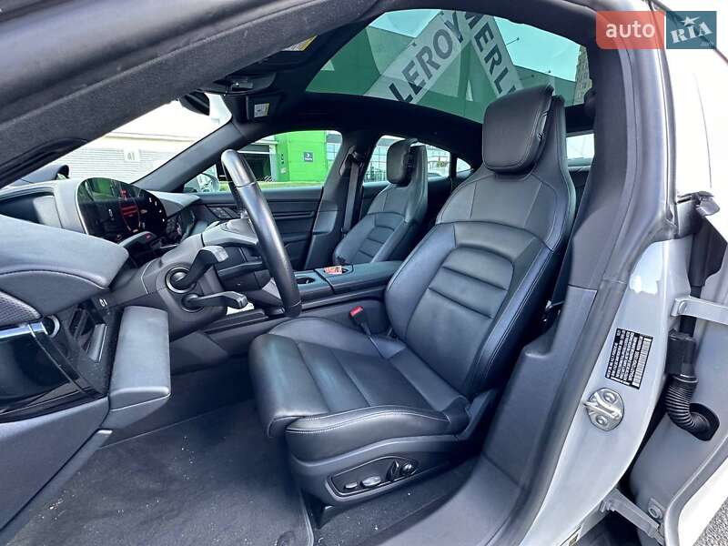 Седан Porsche Taycan 2021 в Києві