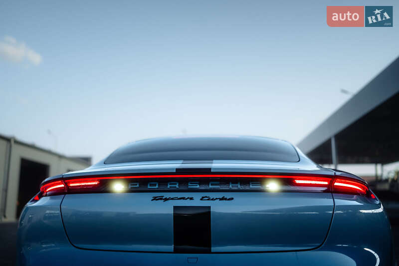 Седан Porsche Taycan 2020 в Полтаве