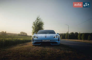 Седан Porsche Taycan 2020 в 