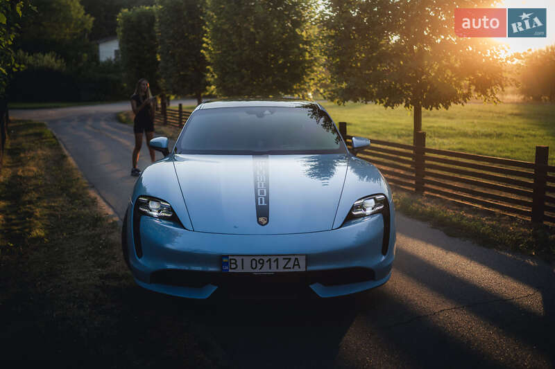 Седан Porsche Taycan 2020 в Полтаве
