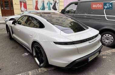 Седан Porsche Taycan 2020 в 