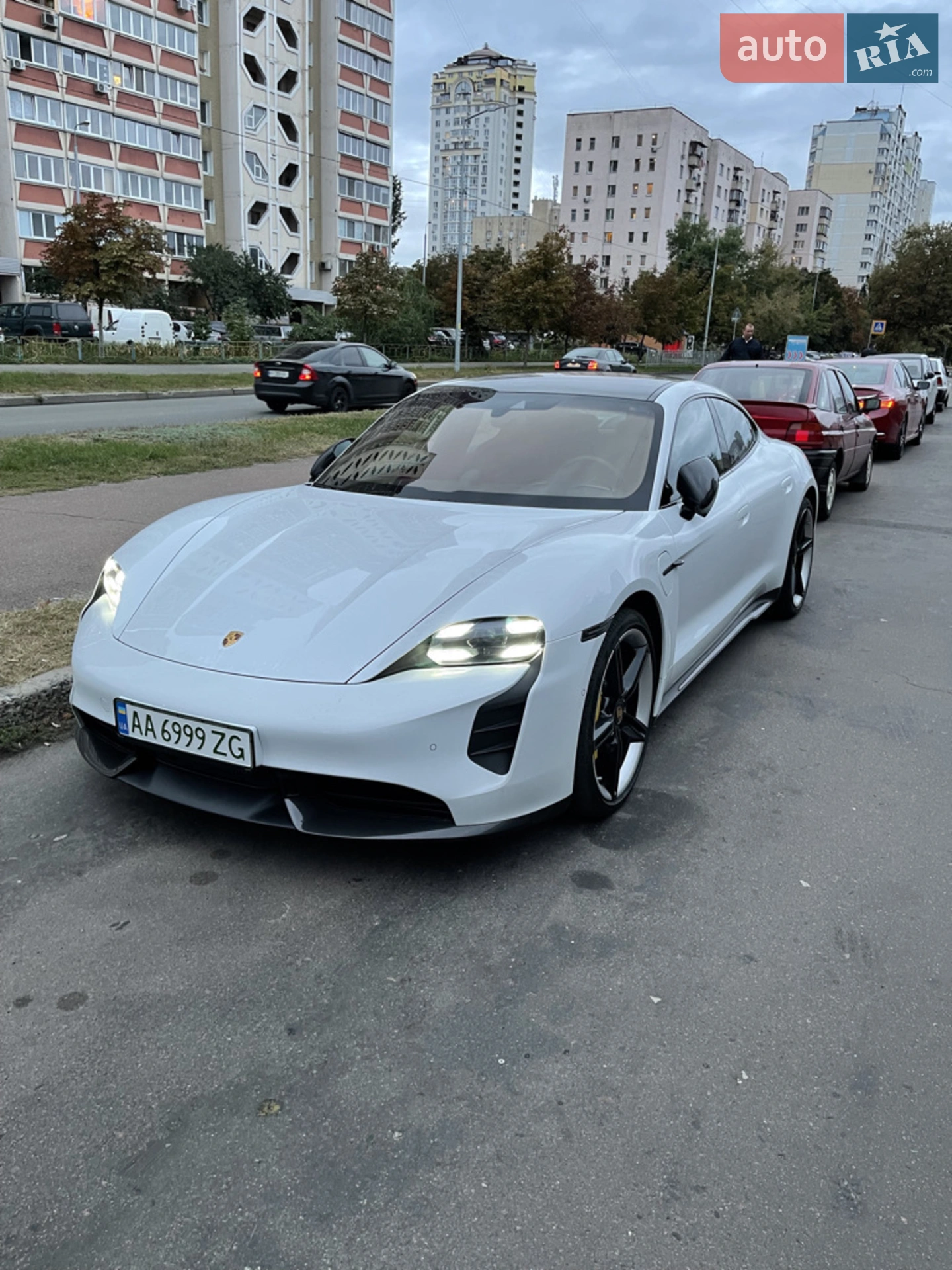 2020 Porsche Taycan - мініатюра 9
