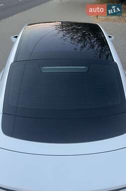 Седан Porsche Taycan 2021 в 