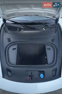 Седан Porsche Taycan 2021 в 