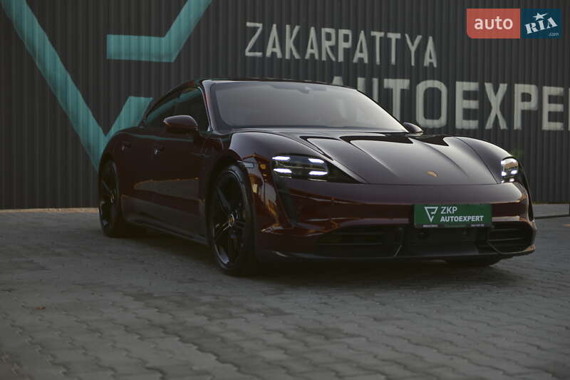Седан Porsche Taycan 2021 в Мукачево