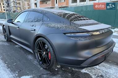 Седан Porsche Taycan 2023 в Киеве