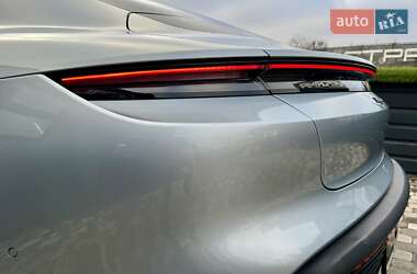 Седан Porsche Taycan 2022 в Києві