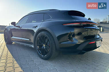 Седан Porsche Taycan 2022 в 