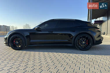 Седан Porsche Taycan 2022 в 