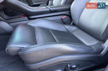 Седан Porsche Taycan 2022 в 