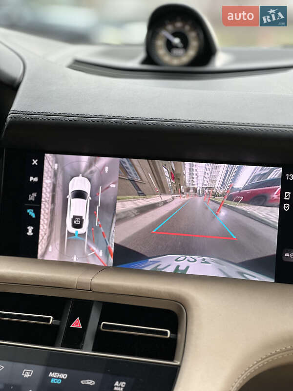 Седан Porsche Taycan 2021 в Киеве