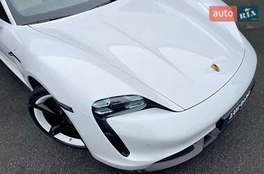 Седан Porsche Taycan 2020 в Києві