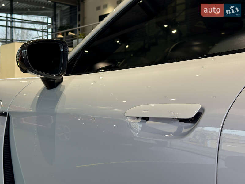 Седан Porsche Taycan 2021 в Одессе