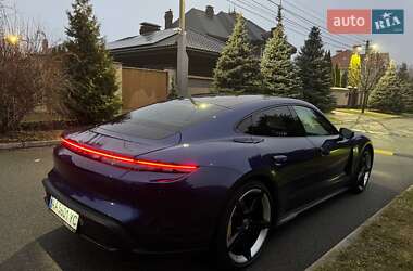 Седан Porsche Taycan 2020 в Києві