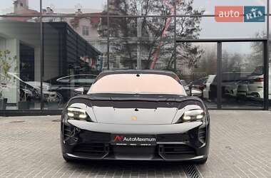 Седан Porsche Taycan 2022 в 