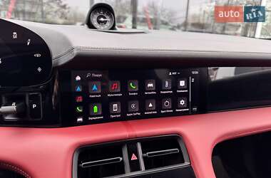 Седан Porsche Taycan 2022 в 